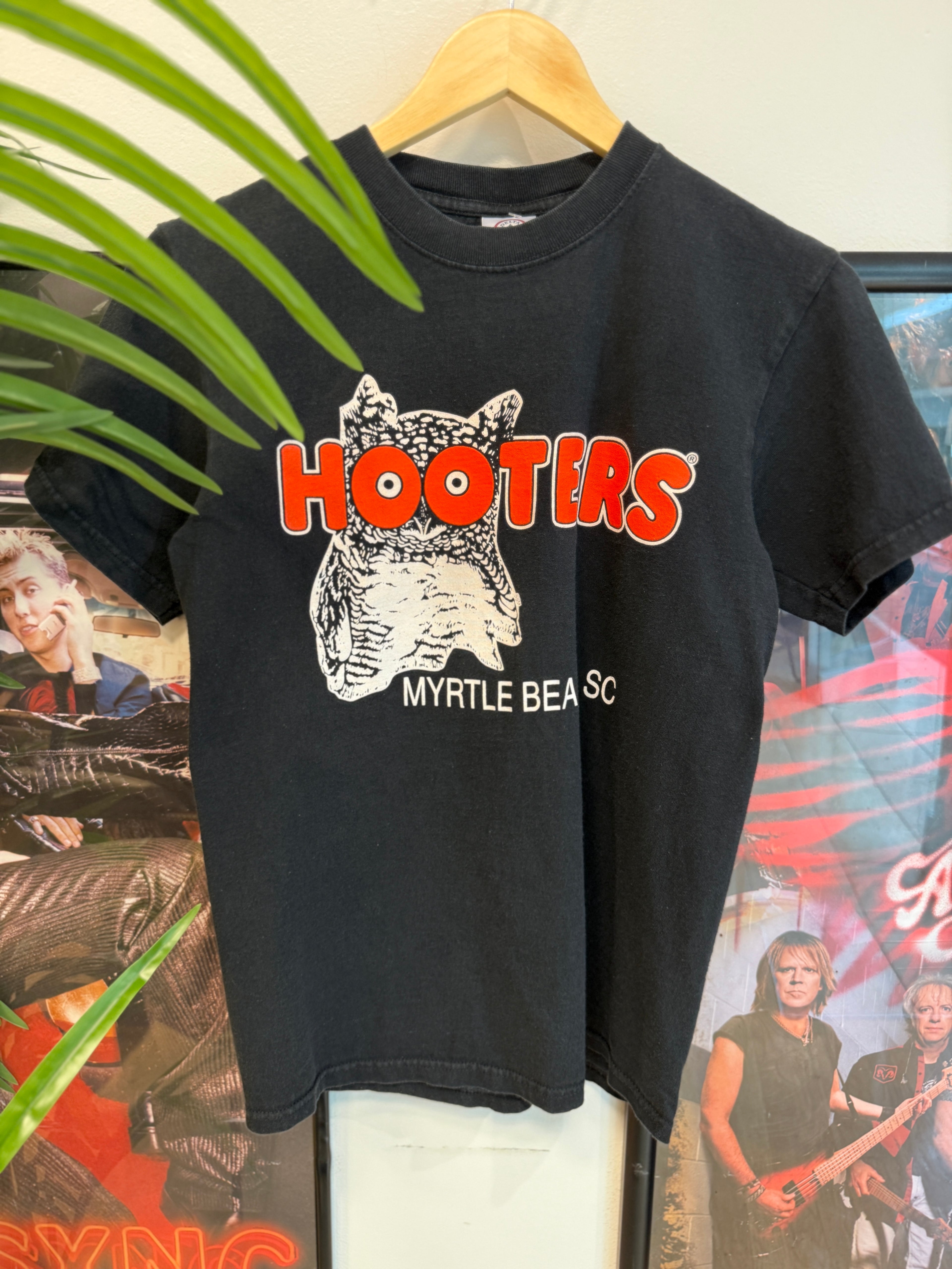 Hooters T-Shirt