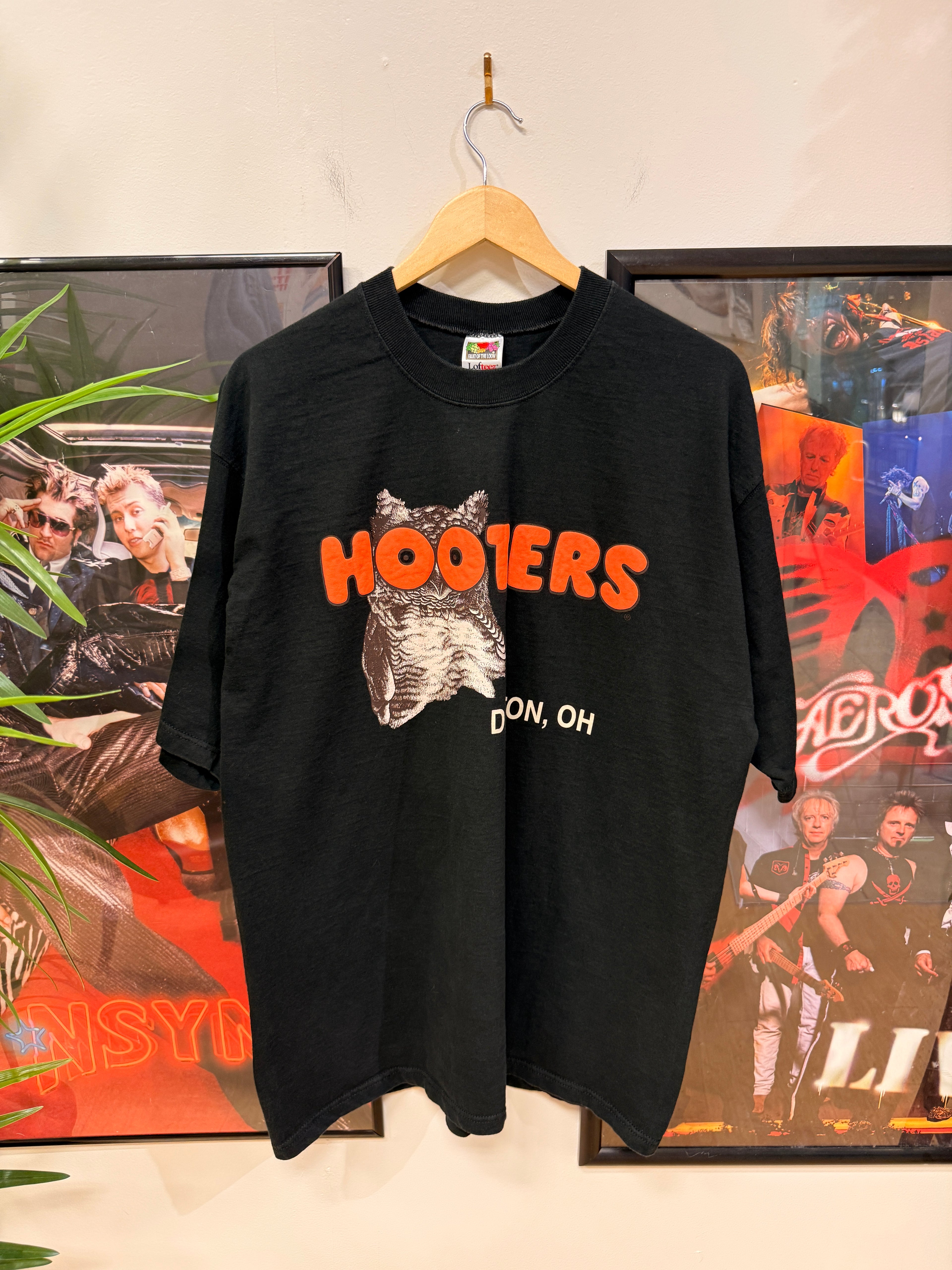 Hooters T-Shirt